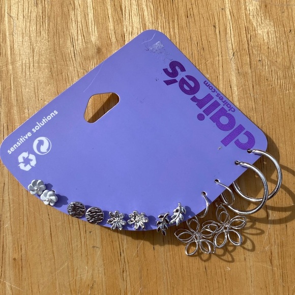 Claire’s Girls Earrings - Picture 1 of 3